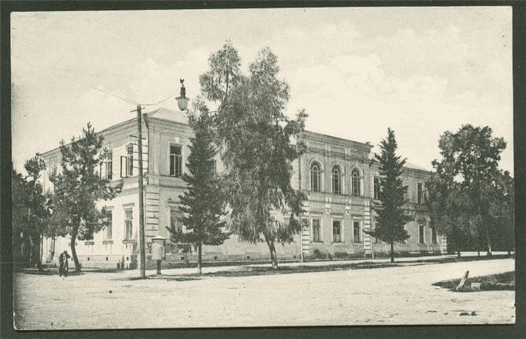 Здание школы в старом виде